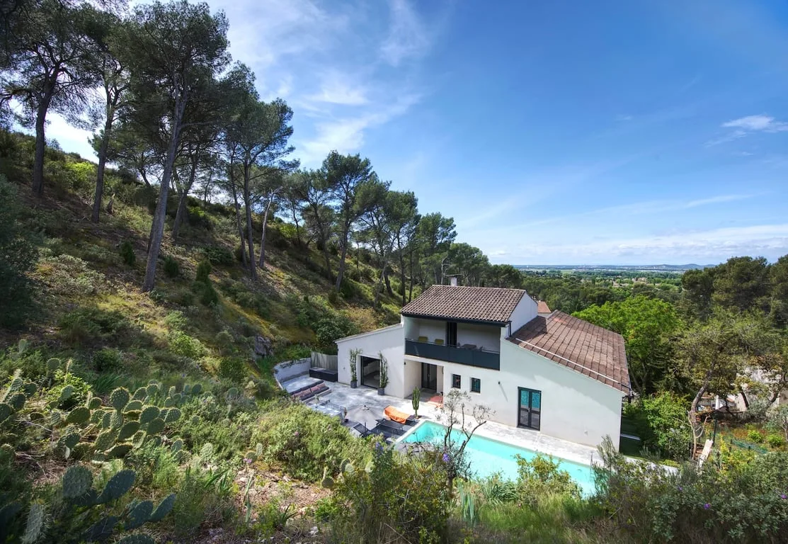 House, grounds and pool at Arty Provence