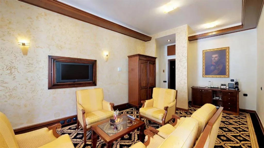 Sitting area in the Deluxe Suite at Hotel Cattaro
