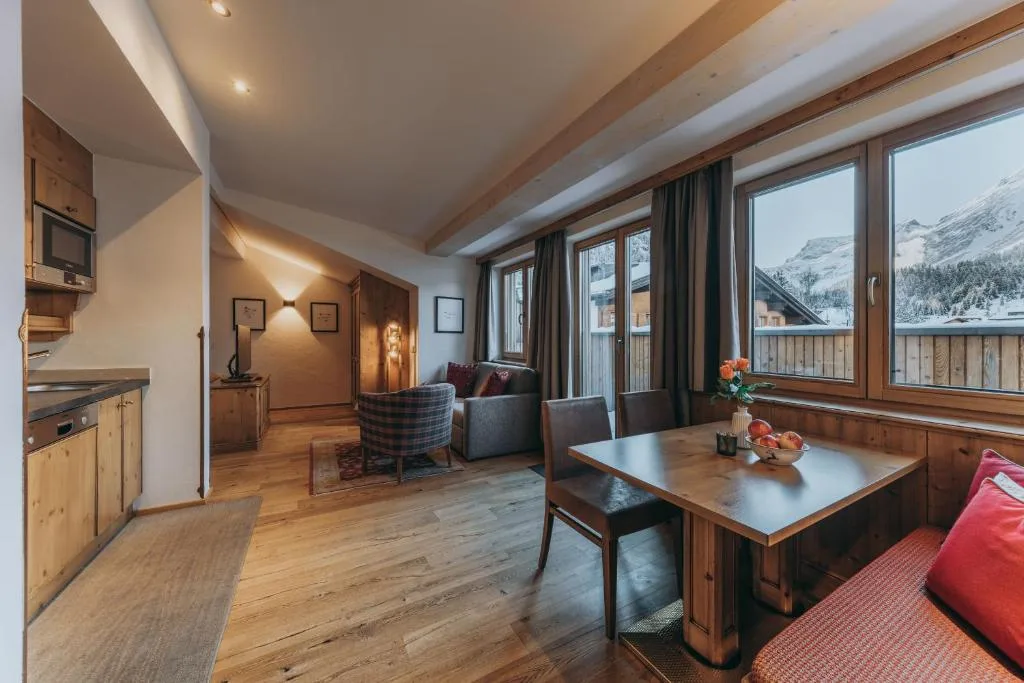 Apartment living and dining area at Chalet Anna Maria