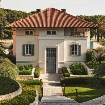 Exterior and garden at Villa Hygeia